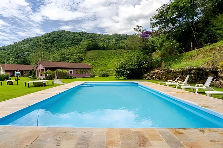 Suíte Amazonita • Vista para a mata