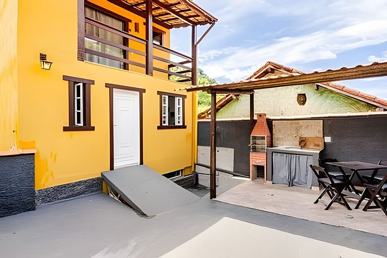 Casa Sameiro • Varanda, lareira e calma