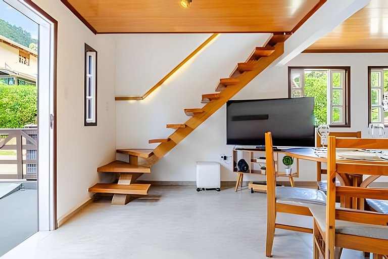 Casa Sameiro • Varanda, lareira e calma