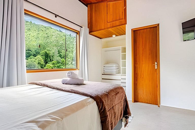 Casa Sameiro • Varanda, lareira e calma