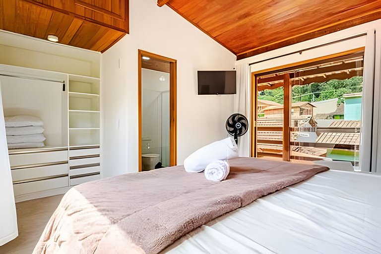 Casa Sameiro • Varanda, lareira e calma