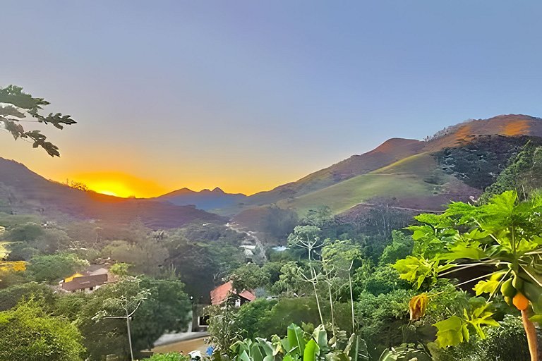 Studio Mirante Cascata • Café da manhã e vista