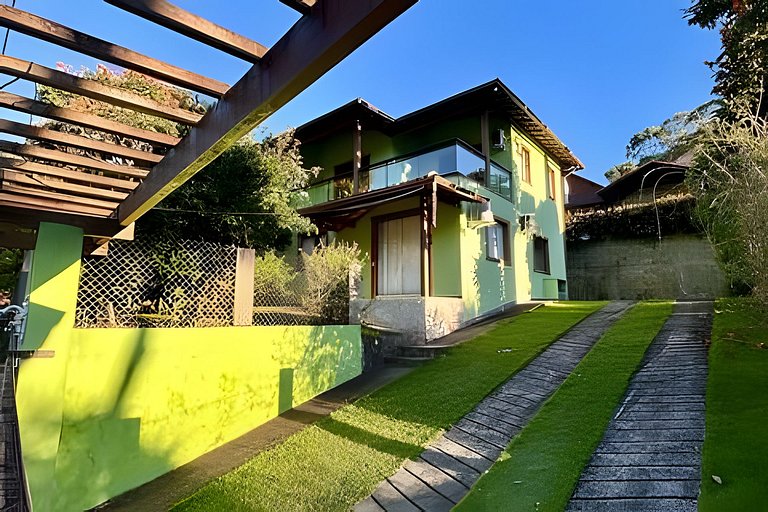 Casa Pomar • Vista para o verde e dias sem pressa